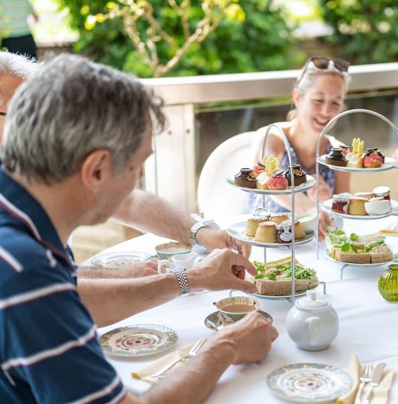 London: Kensington Palace Afternoon Tea & Guided Walk